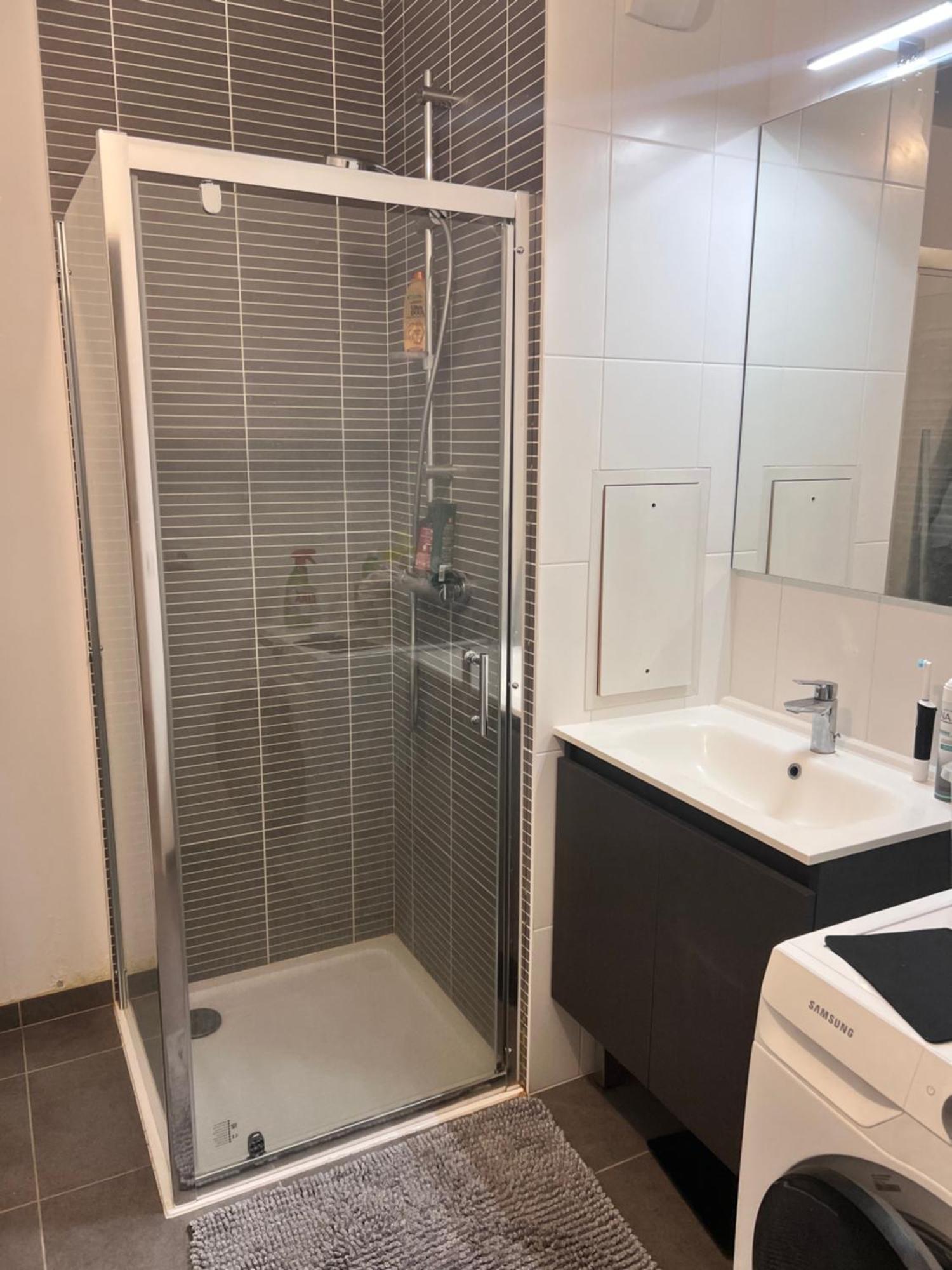Chambre Individuelle Dans Un Appartement A 37 De Champs Elysees Сартрувил Екстериор снимка